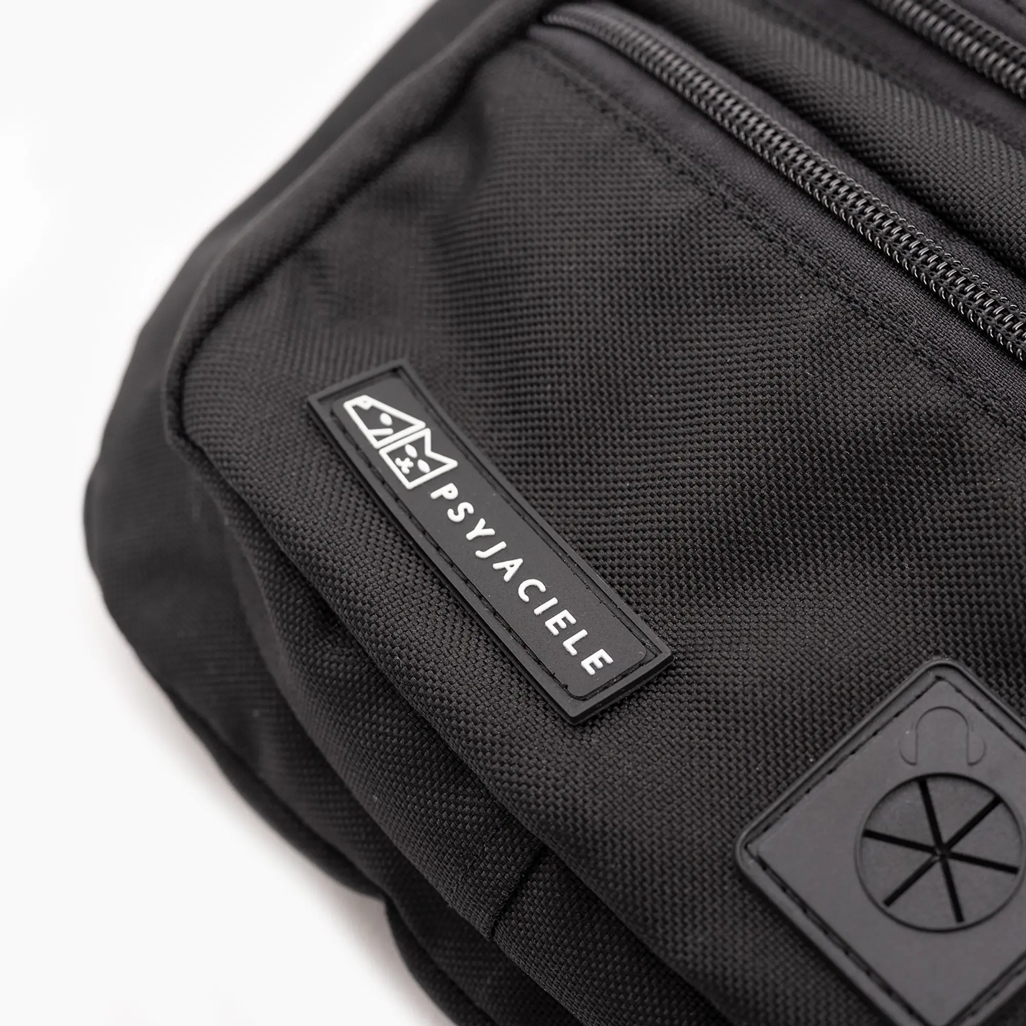 Czarna nerka spacerowa "Pies z głową w dół" - Master