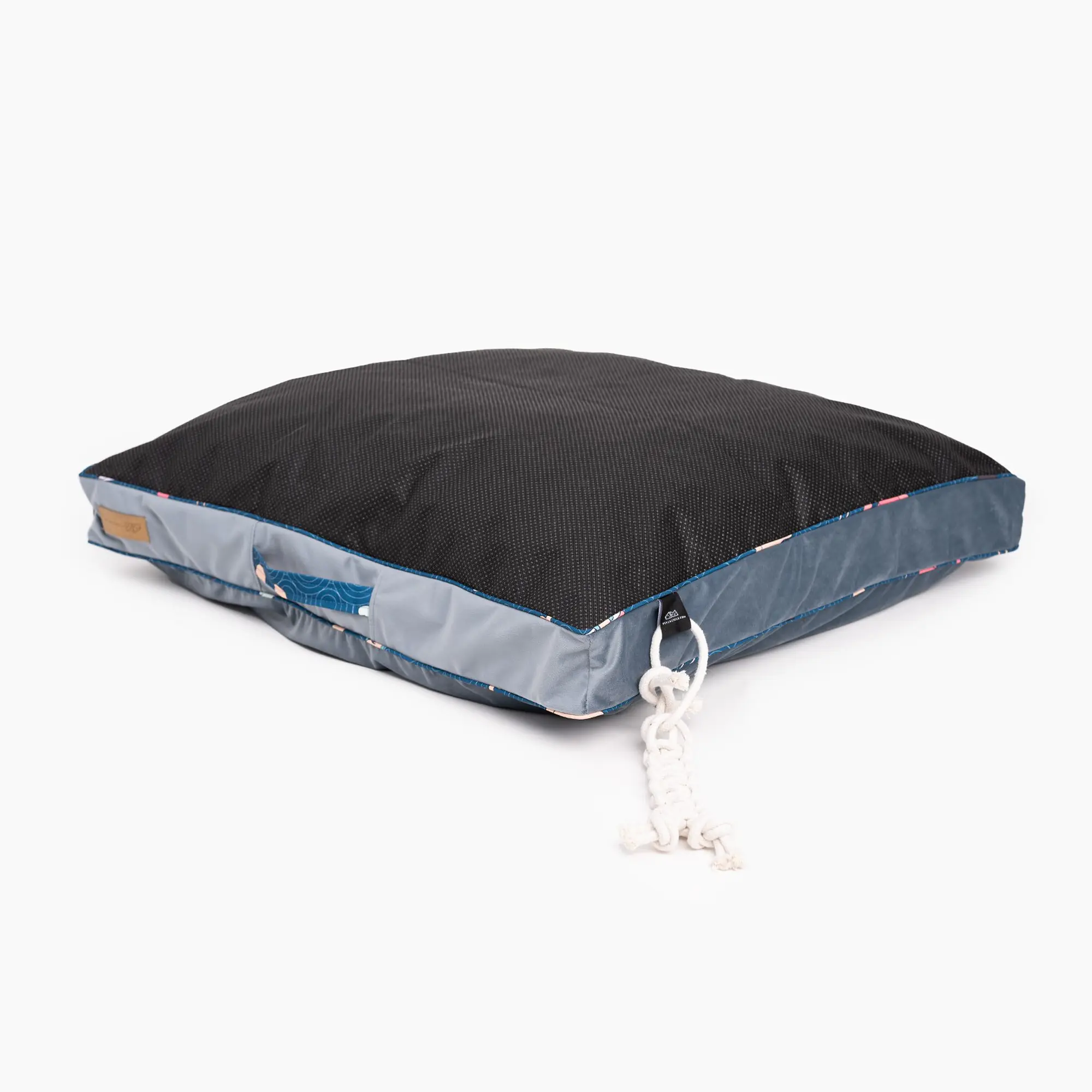 Velvet Cushion "Doggomaki" - Master