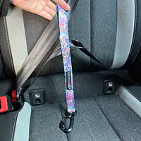 "Adopt the dot" Loop attached to the car belt - Master