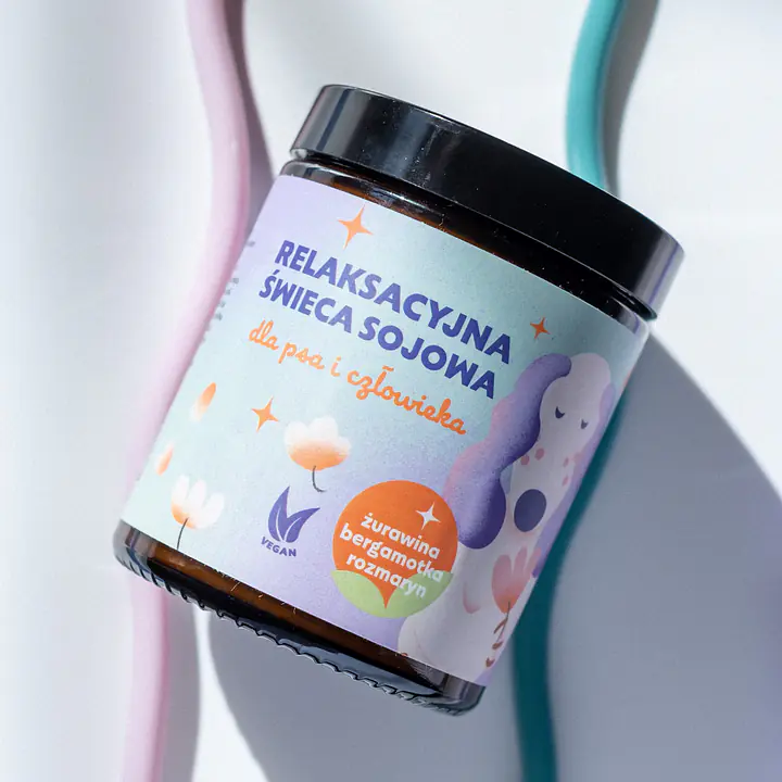 Relaksująca świeca - żurawina, bergamotka i rozmaryn Psyjaciele x Mokosh - Master