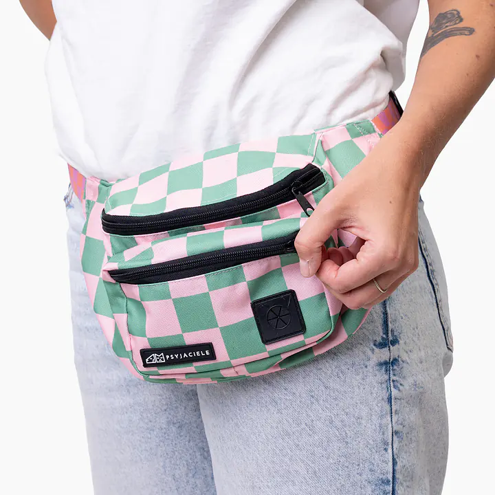 Nerka spacerowa z paskiem z taśmy "Świat zza krat taki kolorowy" - Master