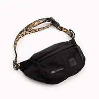 Czarna nerka spacerowa  "Pantera mi kupi" - Master