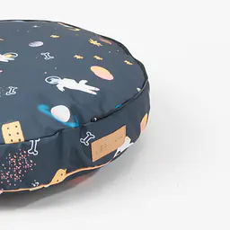 Cover for round pillow with a hood for your dog or cat  - pattern: I need space, Size: S