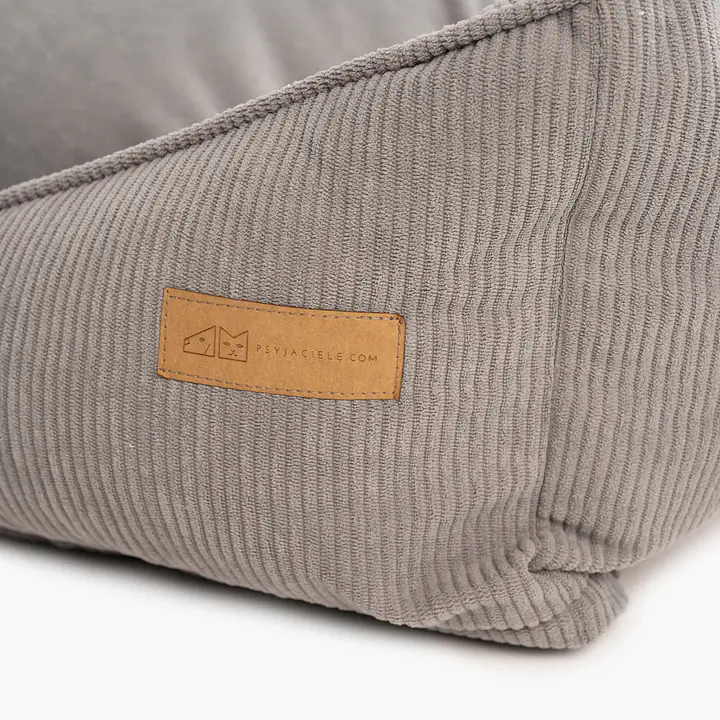 Kanapa sztruksowa "Zrobiony na szaro" - Master