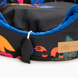 2-in-1 House and sofa for your dog or cat - pattern: Eye of the tiger, Size: S