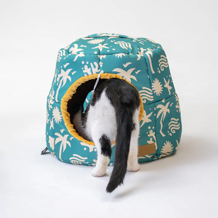2-in-1 House and sofa for your dog or cat - pattern: Beach please, Size: M