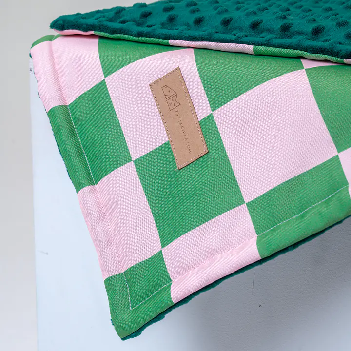 Mata dla psa lub kota - Wzór: Świat zza krat taki kolorowy, Rozmiar: M