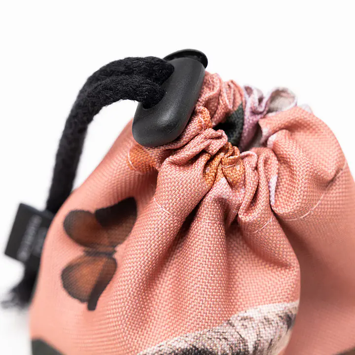 Mini saszetka na smaczki i przysmaki - Wzór: Wie wiórka co dobre