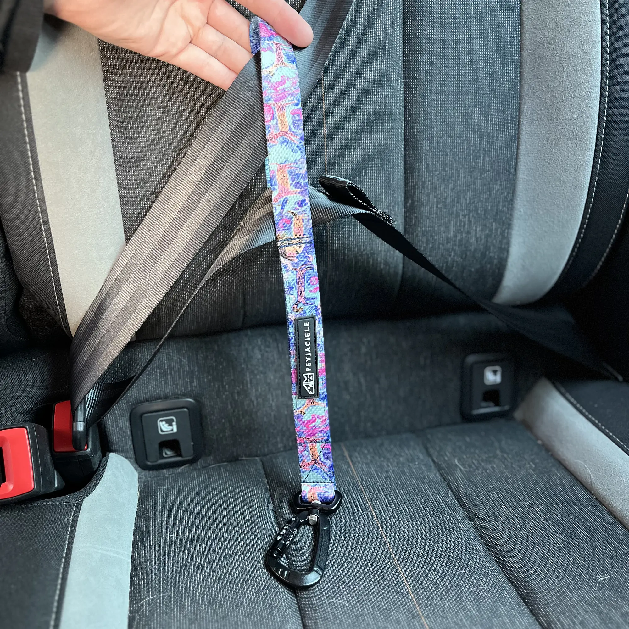 "Best with cream" Loop attached to the car belt - Master