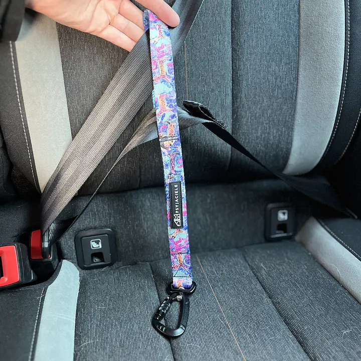 "Best with cream" Loop attached to the car belt - Master