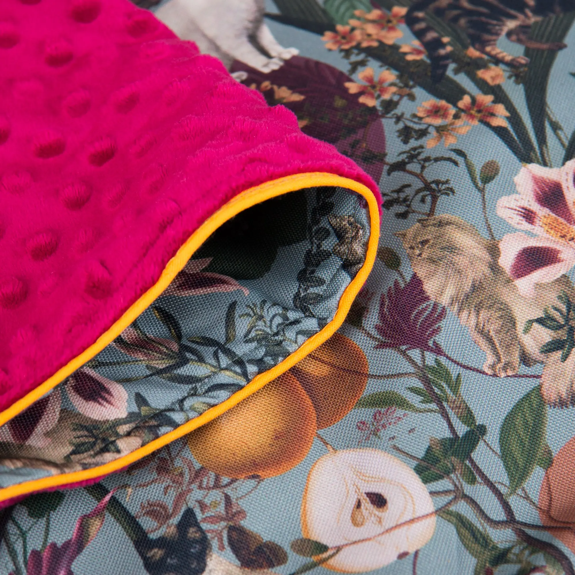 Round cushion with hood "Catollage" - Master