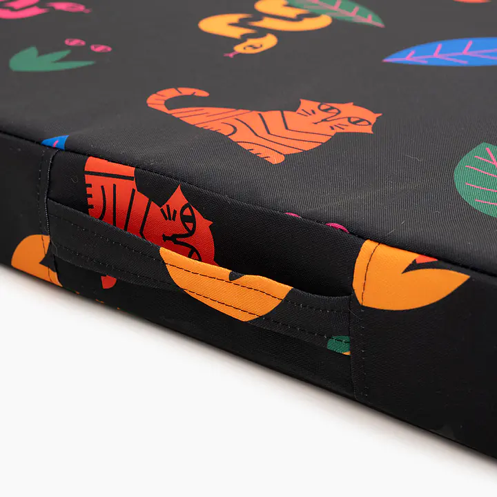 Legowisko materac ortopedyczny dla psa lub kota "Eye of the tiger" - Master