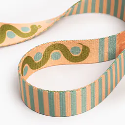 "Sausage dog" Loop attached to the car belt - Master