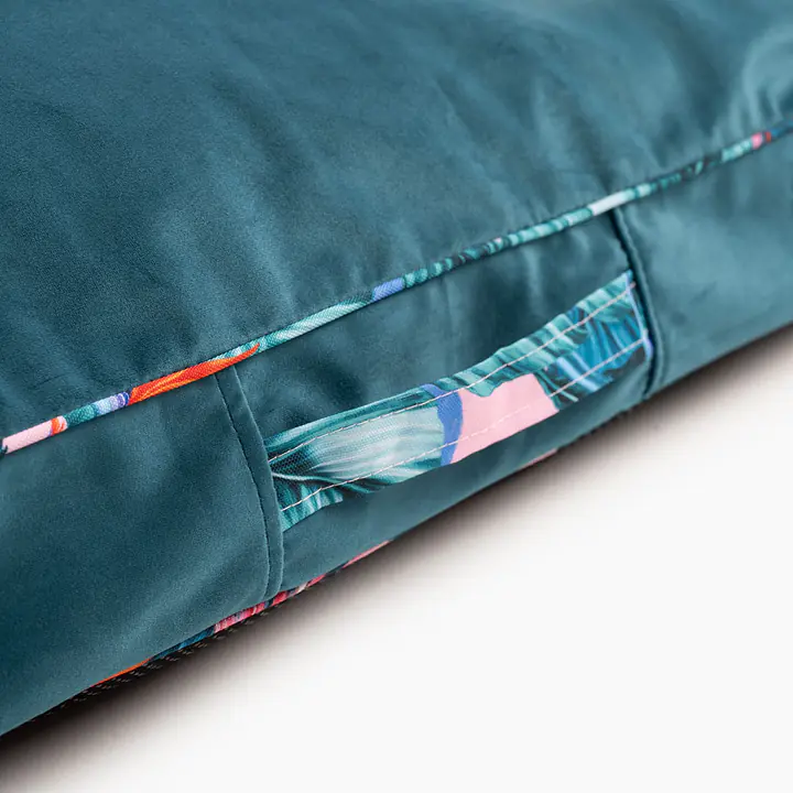 Velvet Cushion ''Hen's wet dream" - Master