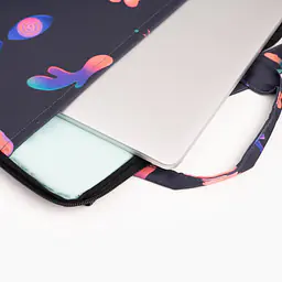 Etui na laptop "Pies z głową w dół" - Master