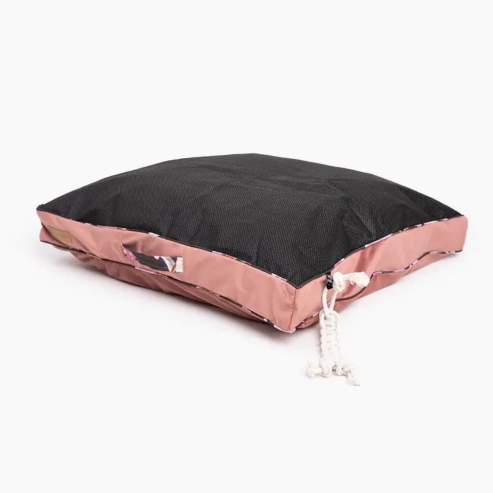 Velvet Cushion ''Too sweet to handle'' - Master