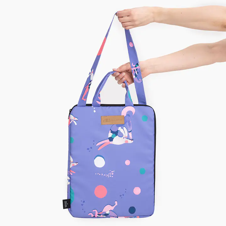 Etui na laptop "Pies z głową w dół" - Master