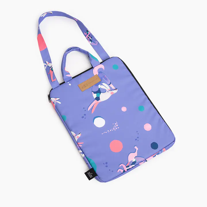 Etui na laptop "Pies z głową w dół" - Master