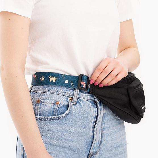 Balck fanny pack "Doggomaki"