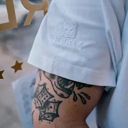 T-shirt with embroidery white - Master