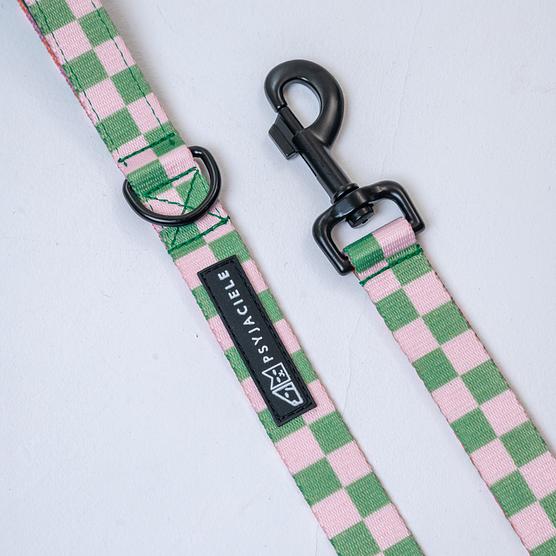 "Check Mate" city leash