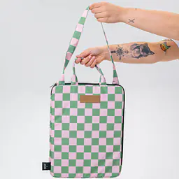 Etui na laptop "Świat zza krat taki kolorowy" - Master