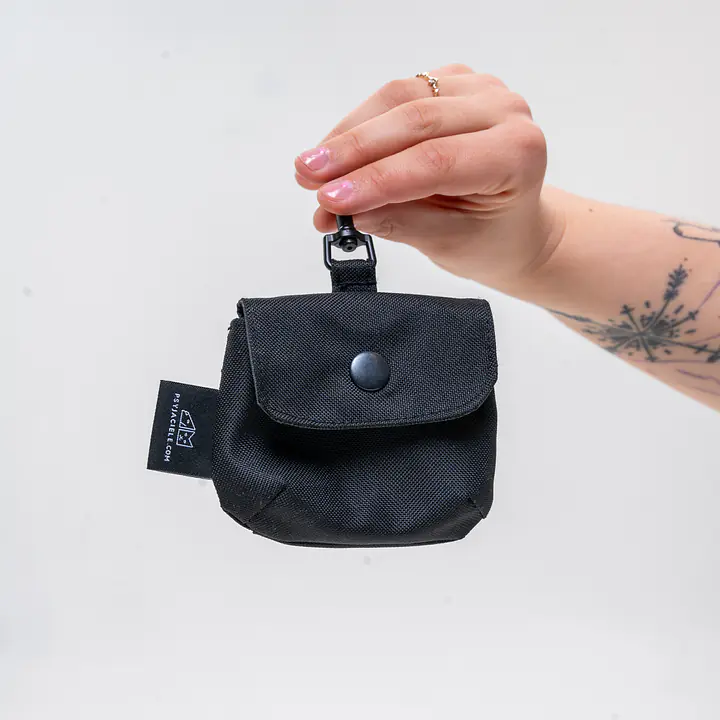 Mini mini saszetka na smaczki "Black is the new black" - Master