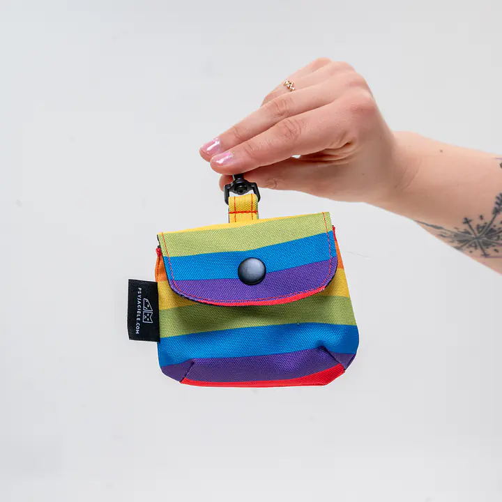 Mini mini saszetka na smaczki "Miłość, równość, gryzaki" - Master