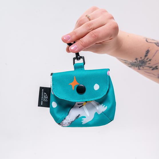 Micro pouch for treats "What does the seal said?"