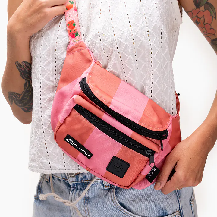 Nerka spacerowa z paskiem z taśmy "Najlepsze ze śmietaną" - Master